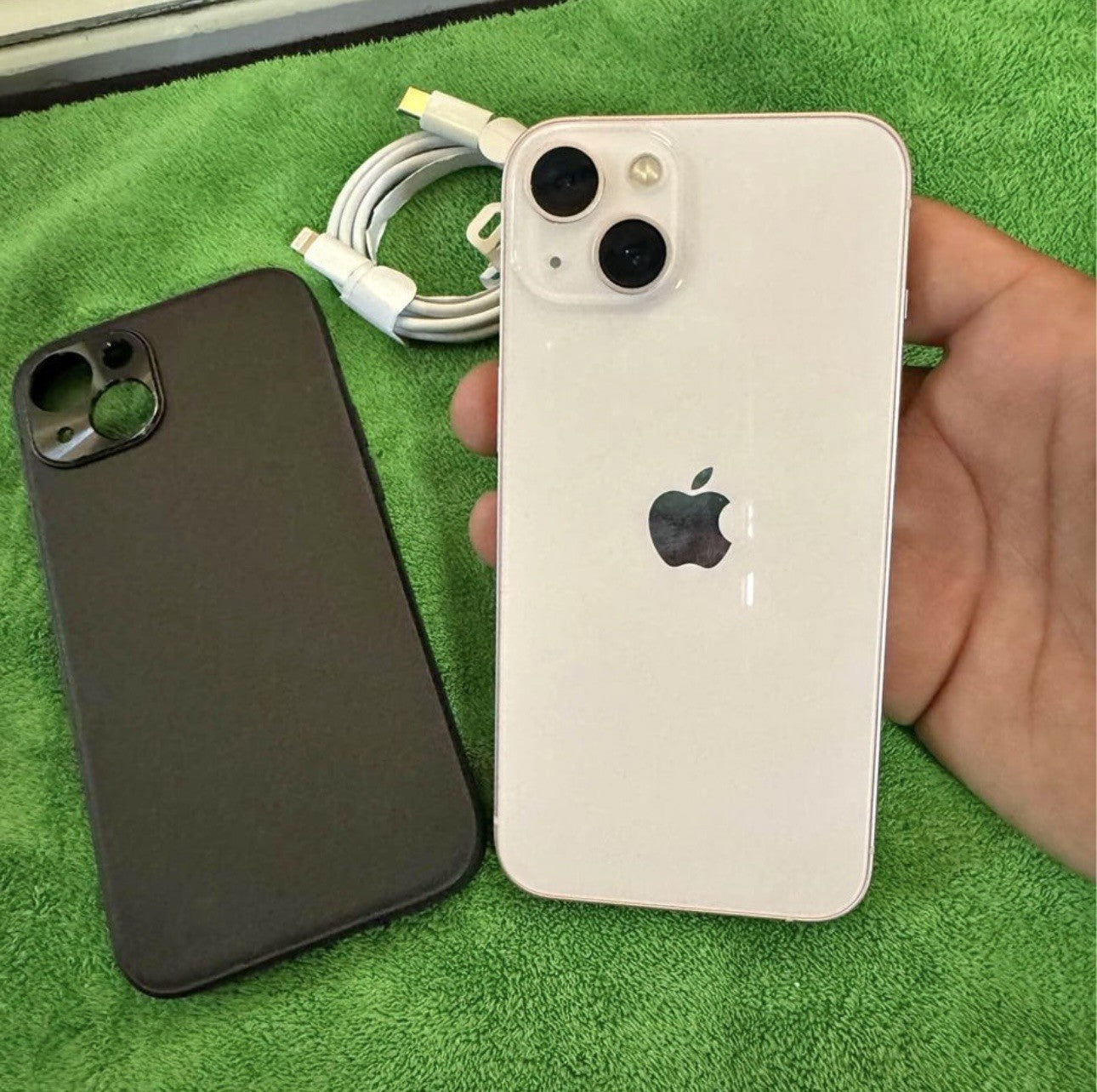iPhone 13 - Starlight