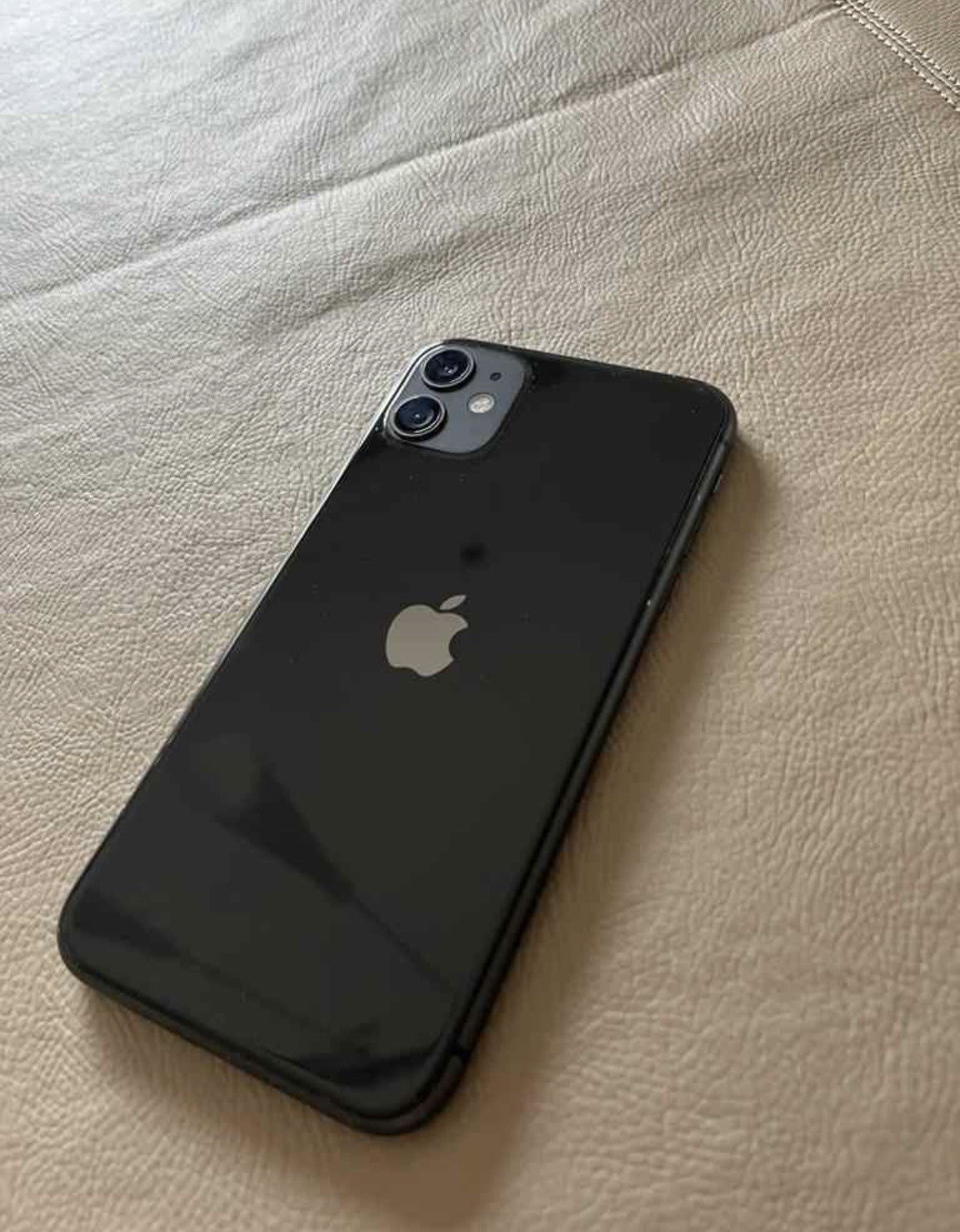 iPhone 11 - Black